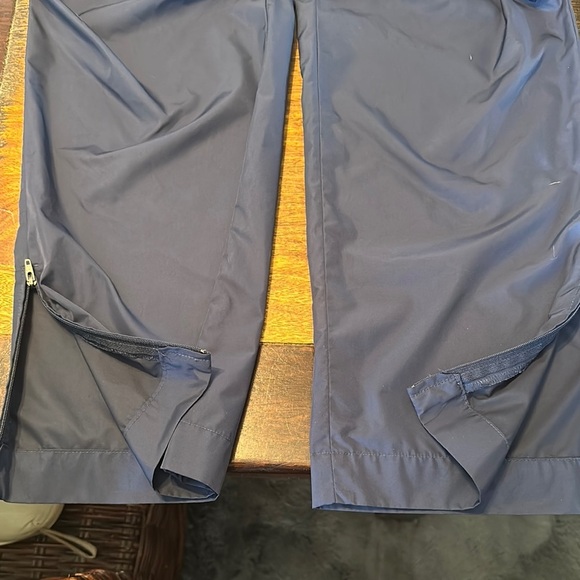 Liz Claiborne golf all weather Sloane pants size 10 EUC - Picture 2 of 7